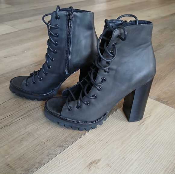 New Jeffrey Campbell Palermo x Free People black leather boots. Size 8.5 - Picture 3 of 9